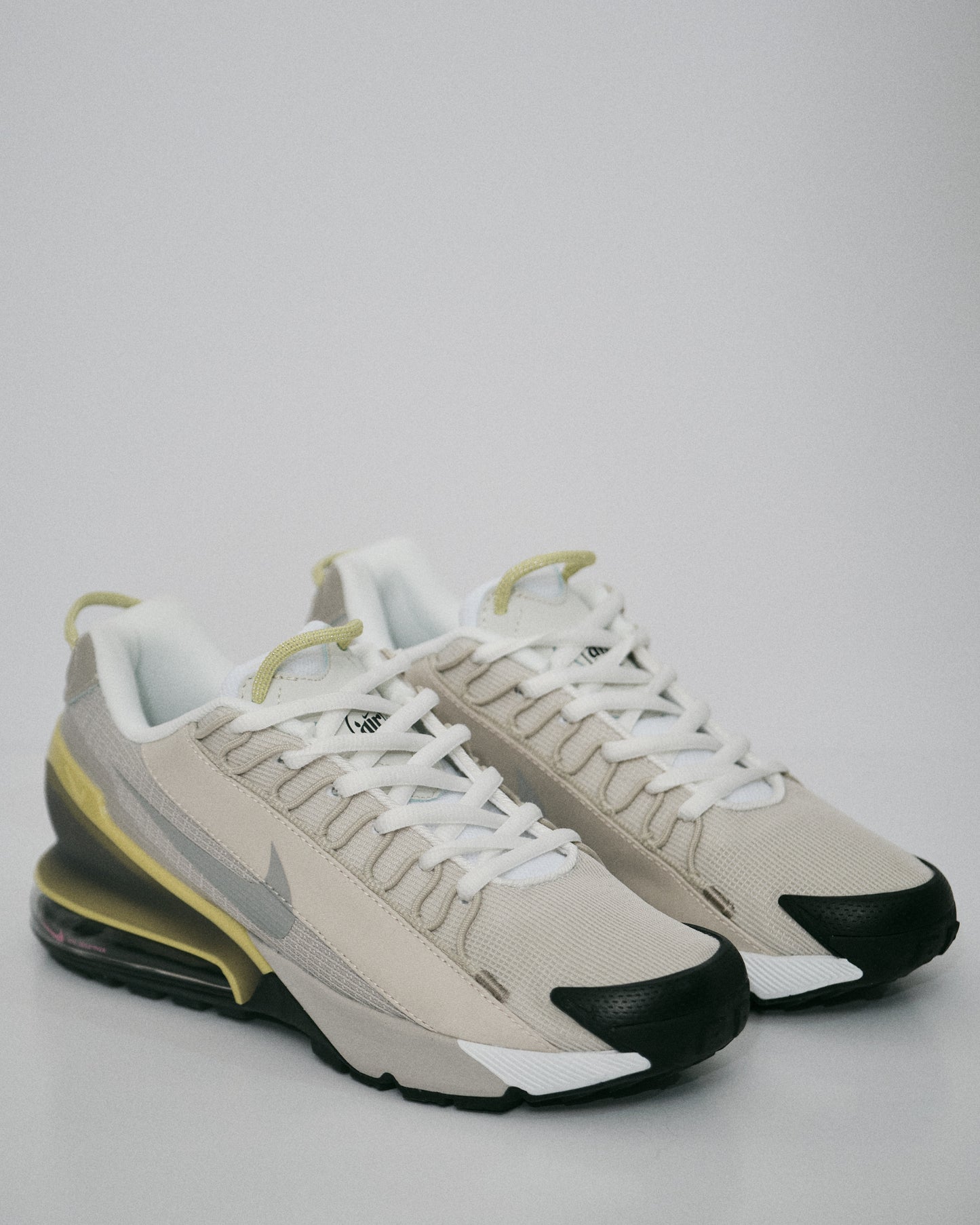 Nike Air Max Pulse – Phantom / Light Bone / Volt Black
