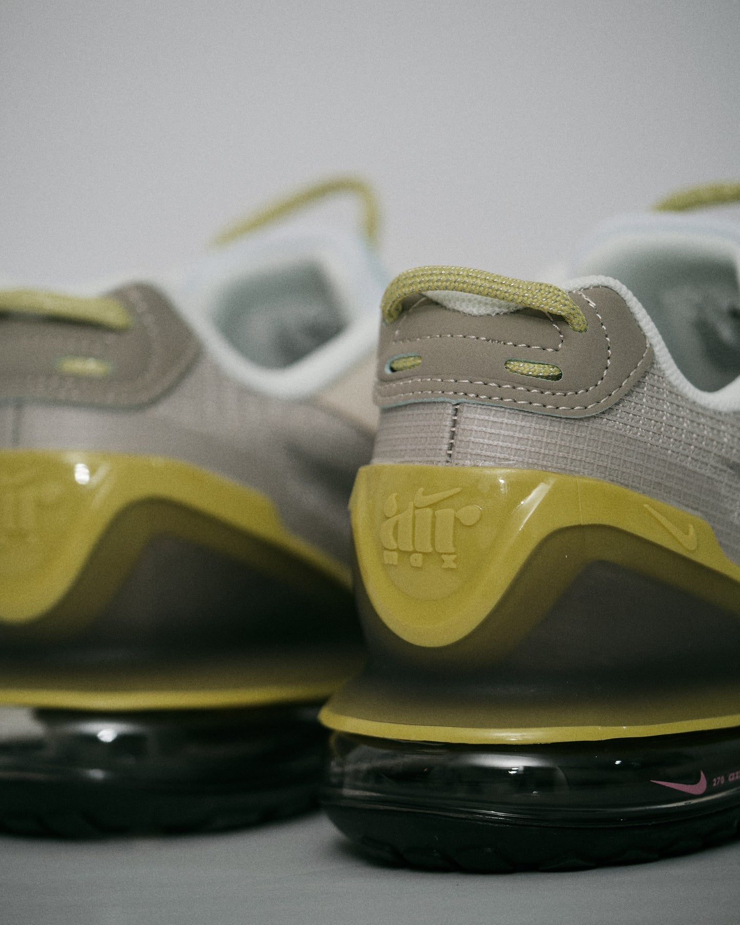 Nike Air Max Pulse – Phantom / Light Bone / Volt Black